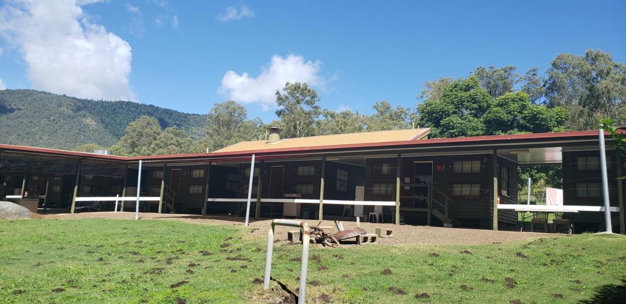 Christmas Creek Cafe & Cabins Lamington Exterior photo