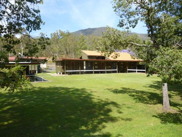 Christmas Creek Cafe & Cabins Lamington Exterior photo