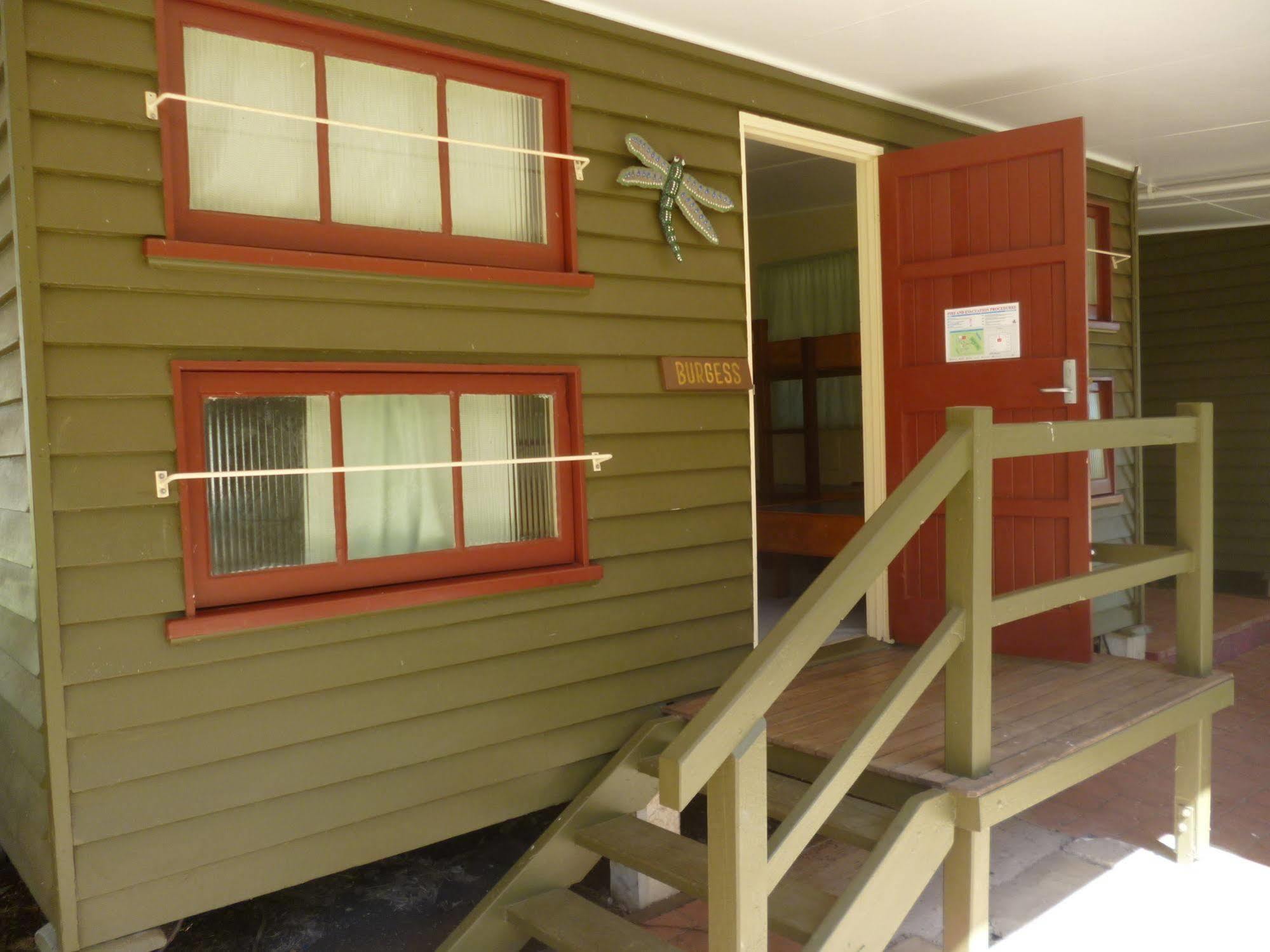 Christmas Creek Cafe & Cabins Lamington Exterior photo