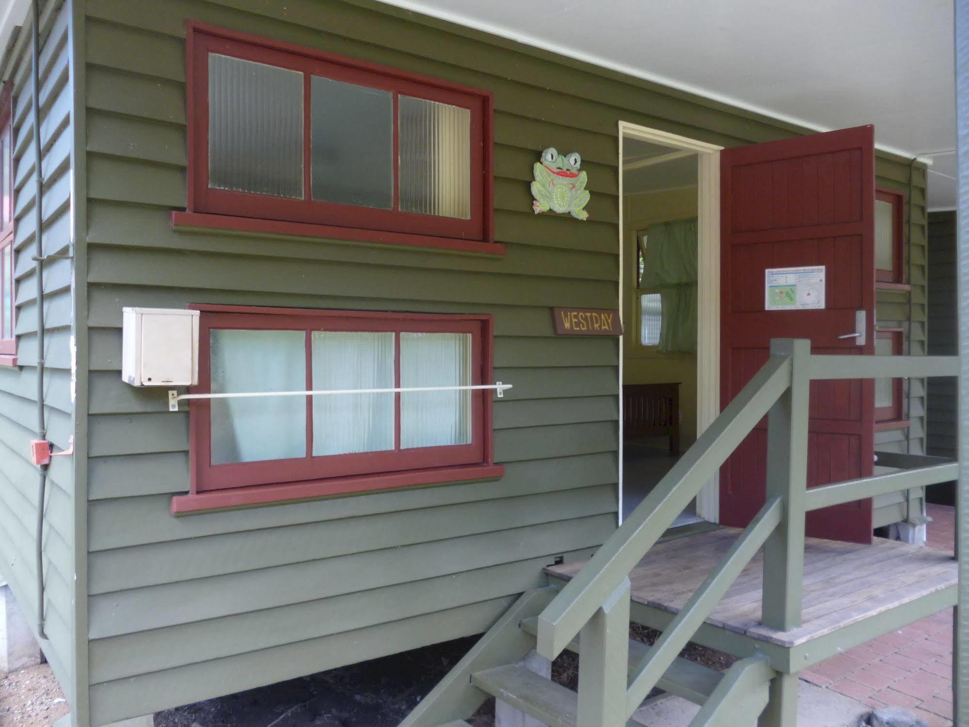 Christmas Creek Cafe & Cabins Lamington Exterior photo